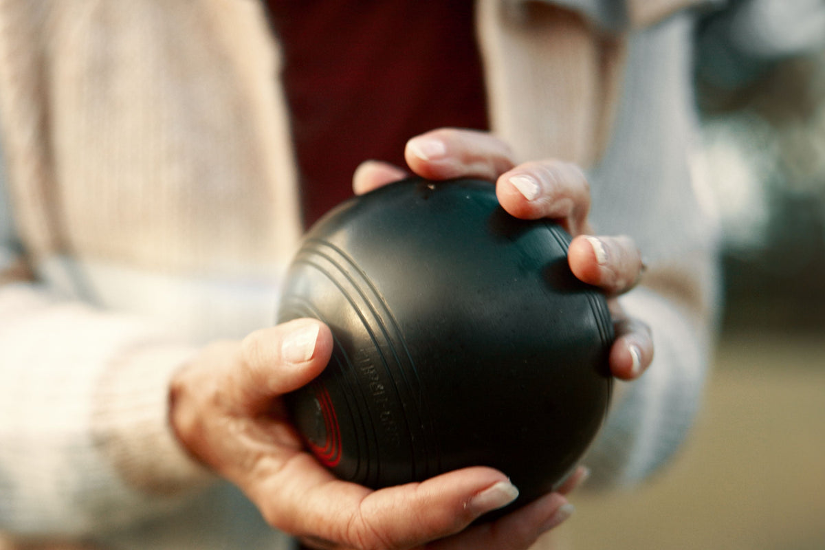 How the Bias on a Lawn Bowl Actually Works: The Science in Plain English